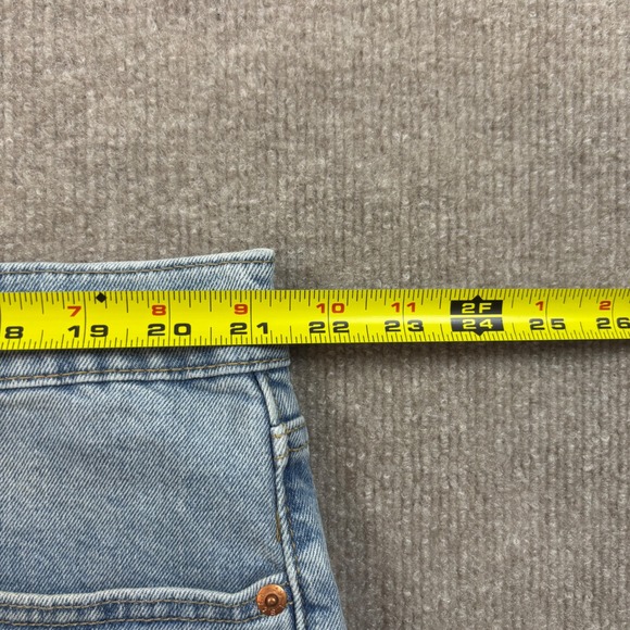 Levi 559 Light Wash Distressed Demin Jeans Men's Size 42x31 EUC - Picture 4 of 7